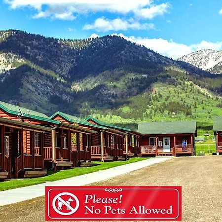 Wolf Den Log Cabin Motel And Rv Park Thayne Eksteriør bilde