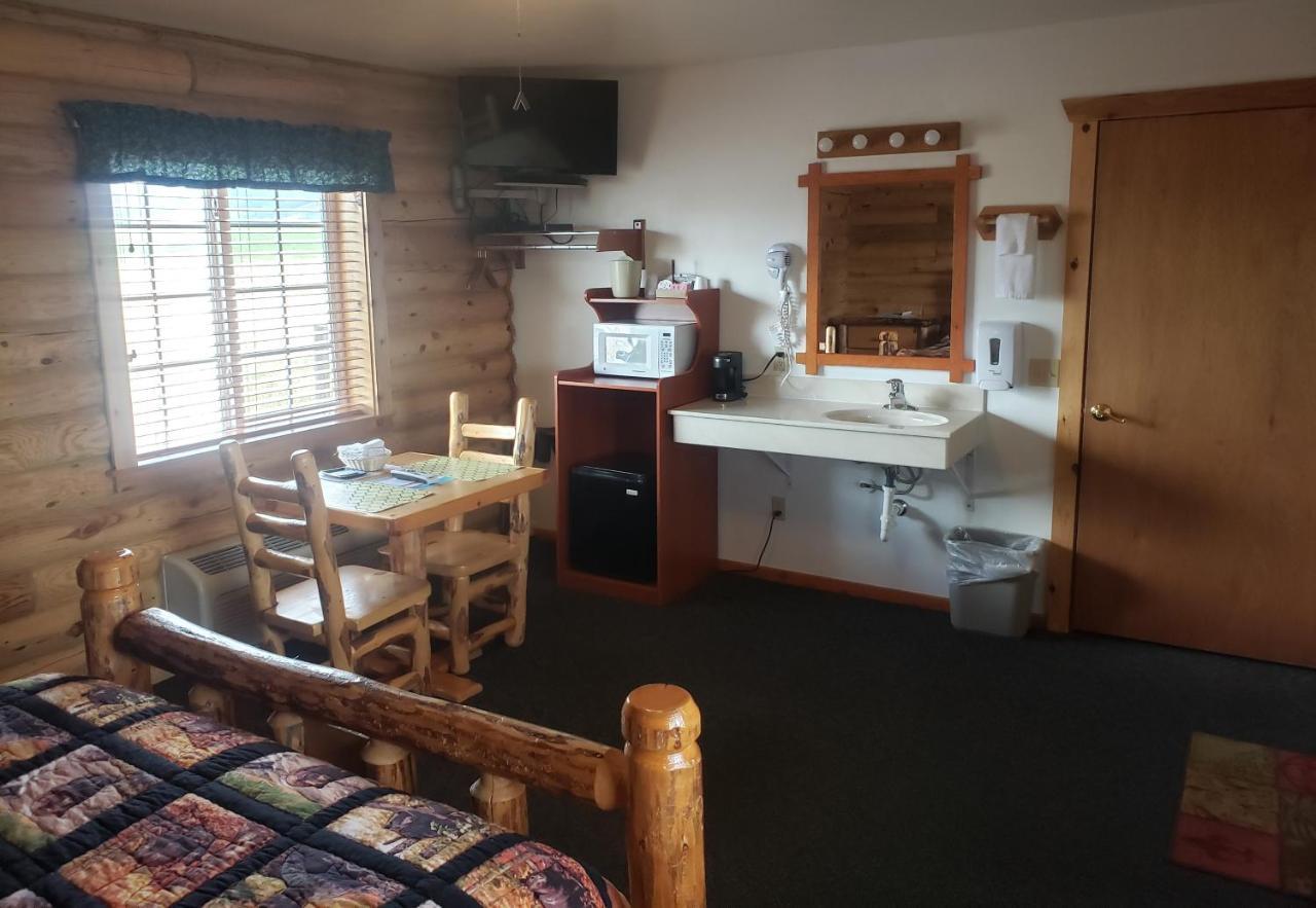 Wolf Den Log Cabin Motel And Rv Park Thayne Eksteriør bilde