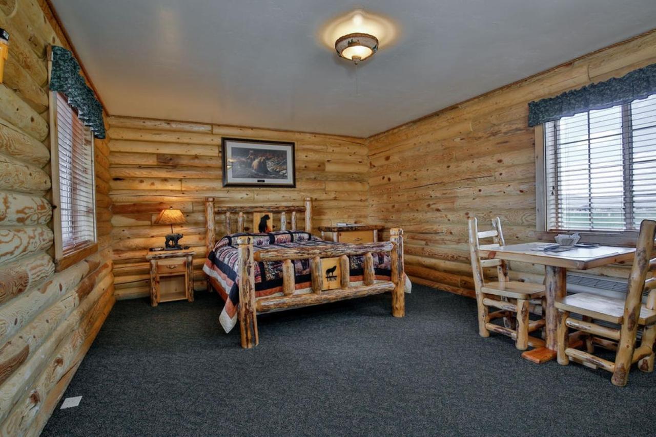 Wolf Den Log Cabin Motel And Rv Park Thayne Eksteriør bilde