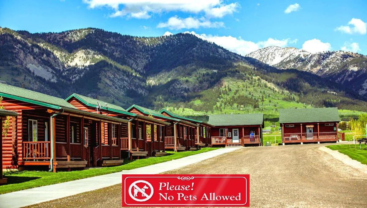 Wolf Den Log Cabin Motel And Rv Park Thayne Eksteriør bilde