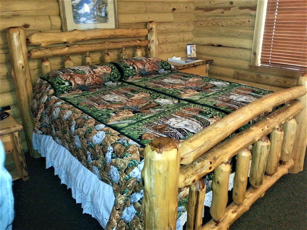 Wolf Den Log Cabin Motel And Rv Park Thayne Eksteriør bilde