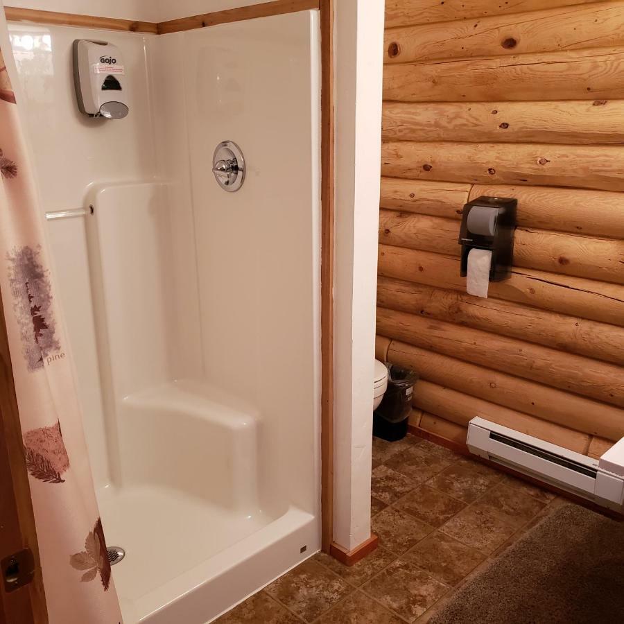 Wolf Den Log Cabin Motel And Rv Park Thayne Eksteriør bilde